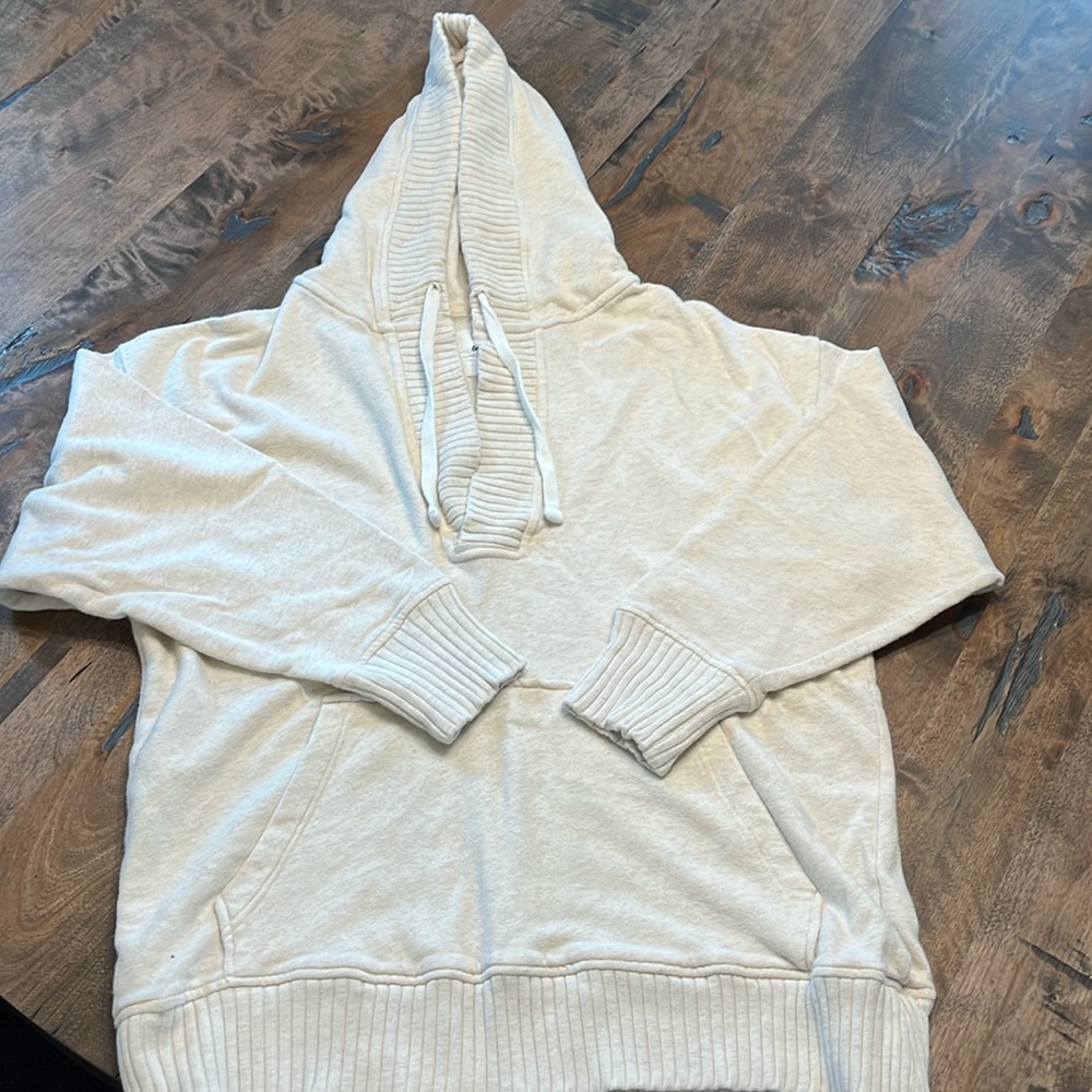 Aerie women’s sweatshirt
